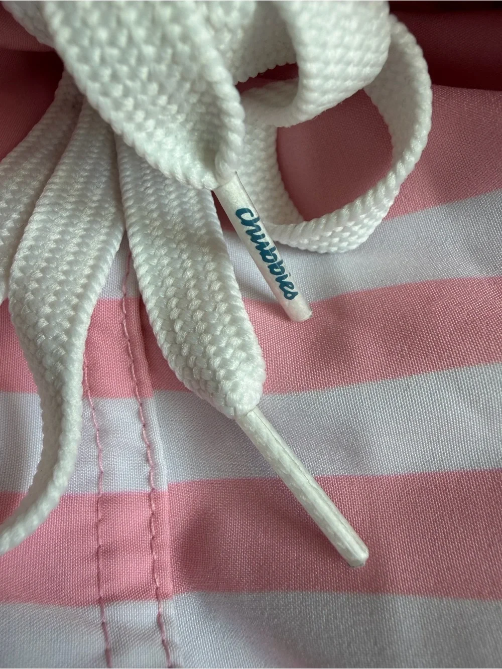 Chubbies On the Horizons Swim Trunks Men’s Large 7” Pink Aqua Striped Stretch